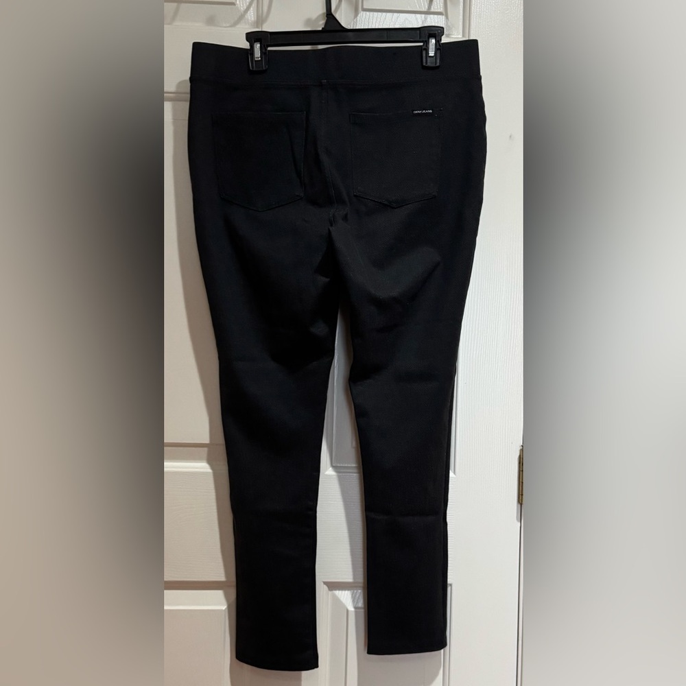 NWOT DKNY Pull on Black Slim Fit Pants Size L - Picture 3 of 7